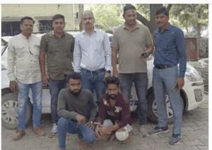 Businessman who bought stolen mobile from robbers absconds