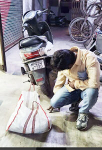 370 liters of illegal liquor and two vehicles seized