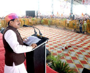 Maharana Pratap lived with self-respect by eating bread made from grass.