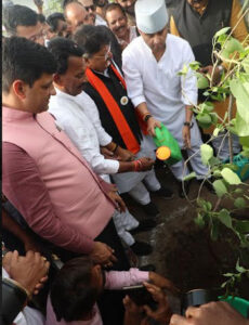Jyotiraditya Scindia planted trees in Indore