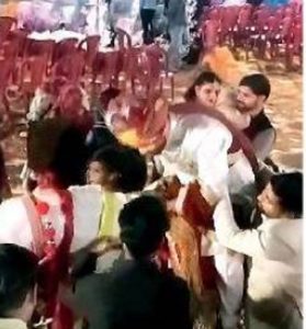 The groom dies while sitting on the mare!