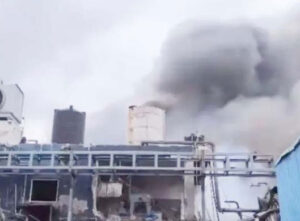 10 workers killed in massive explosion in chemical factory