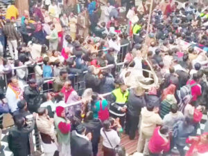 Ahead of the New Year, religious and tourist destinations across the country witnessed a huge influx of people.